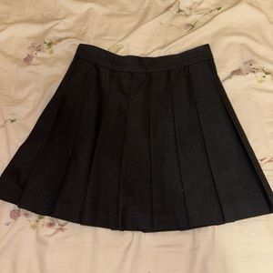 Black pleated skirt